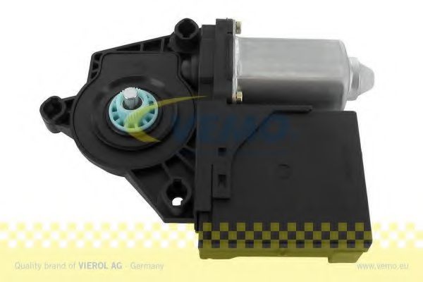 VEMO V10-05-0021 Электродвигатель, стеклоподъемник для VOLKSWAGEN RABBIT V (Фольксваген Раббит v) VEMO V10-05-0021 Электродвигатель, стеклоподъемник для VOLKSWAGEN RABBIT V (Фольксваген Раббит v)