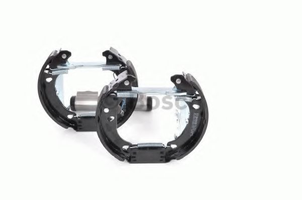 BOSCH 0 204 114 620 Тормозные колодоки задний мост для FORD KA (Форд Ка) BOSCH 0 204 114 620 Тормозные колодоки задний мост для FORD KA (Форд Ка)